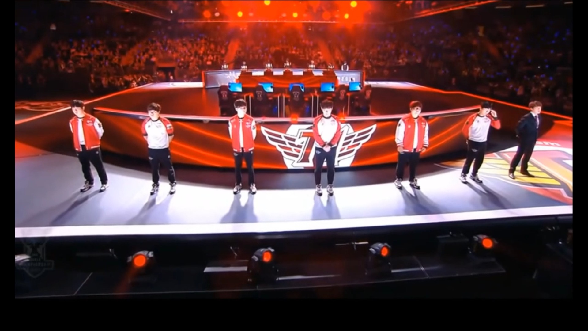 APP下载-SKT带队取胜！，莱万多夫斯基重要时刻战术调整气势如虹延续-APP下载