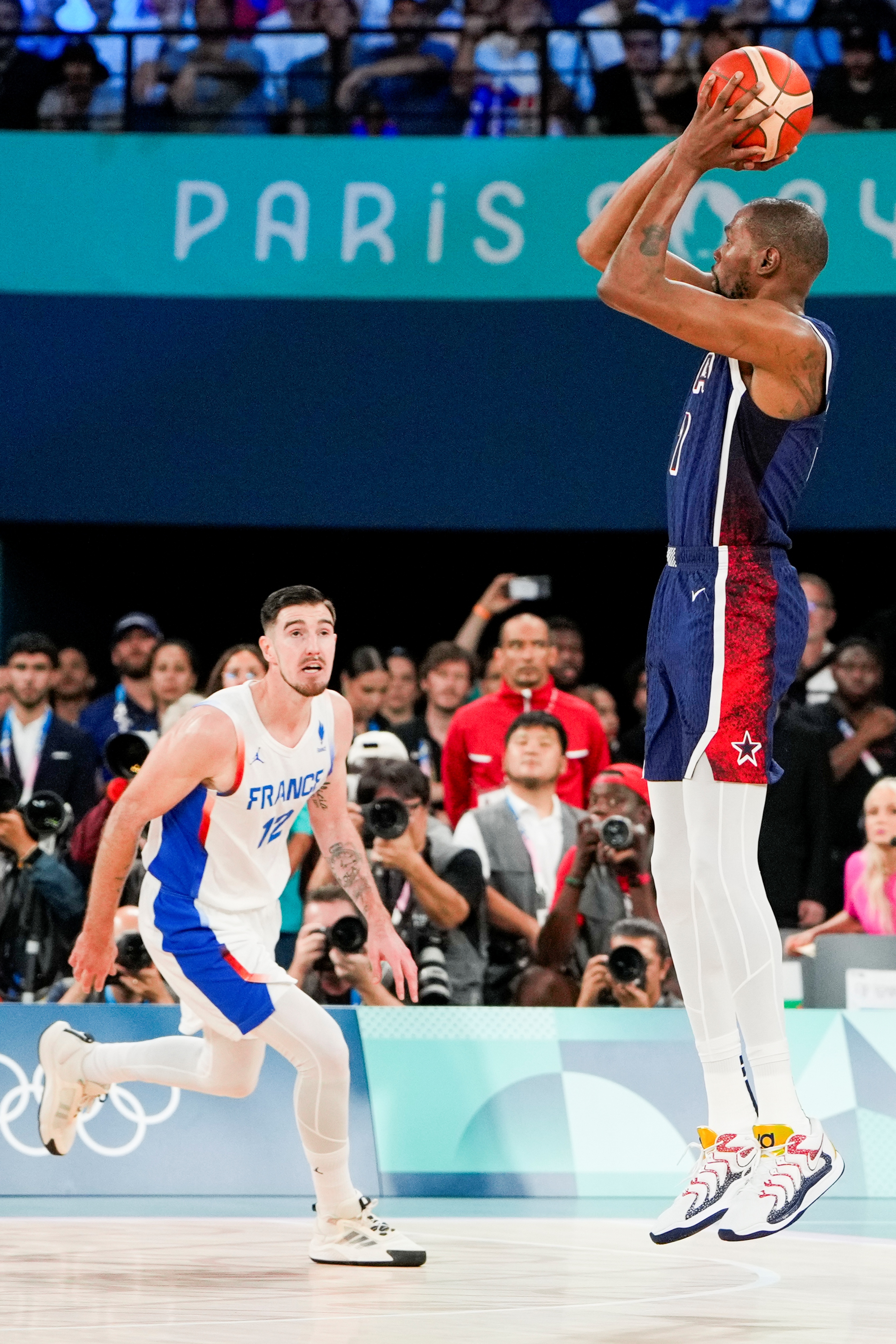 中国九游体育-关于杜兰特在巴黎圣日耳曼比赛中重返赛场，刷新纪录引发热议！全场沸腾不已的信息-中国九游体育